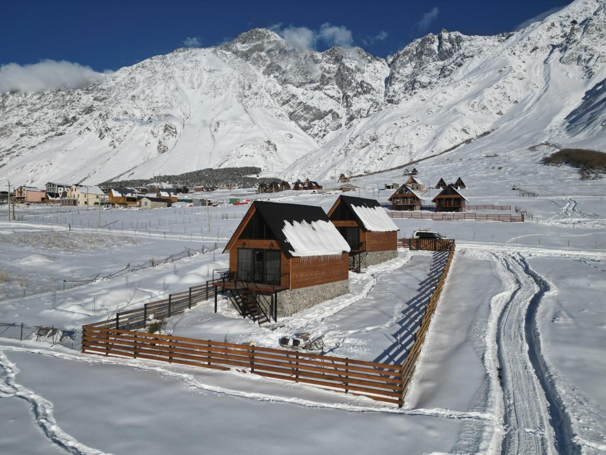 Traveler'S Cottages In Kazbegi Dış mekan fotoğraf
