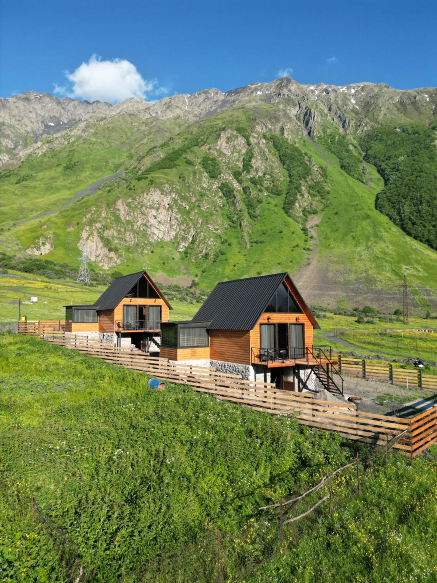 Traveler'S Cottages In Kazbegi Dış mekan fotoğraf