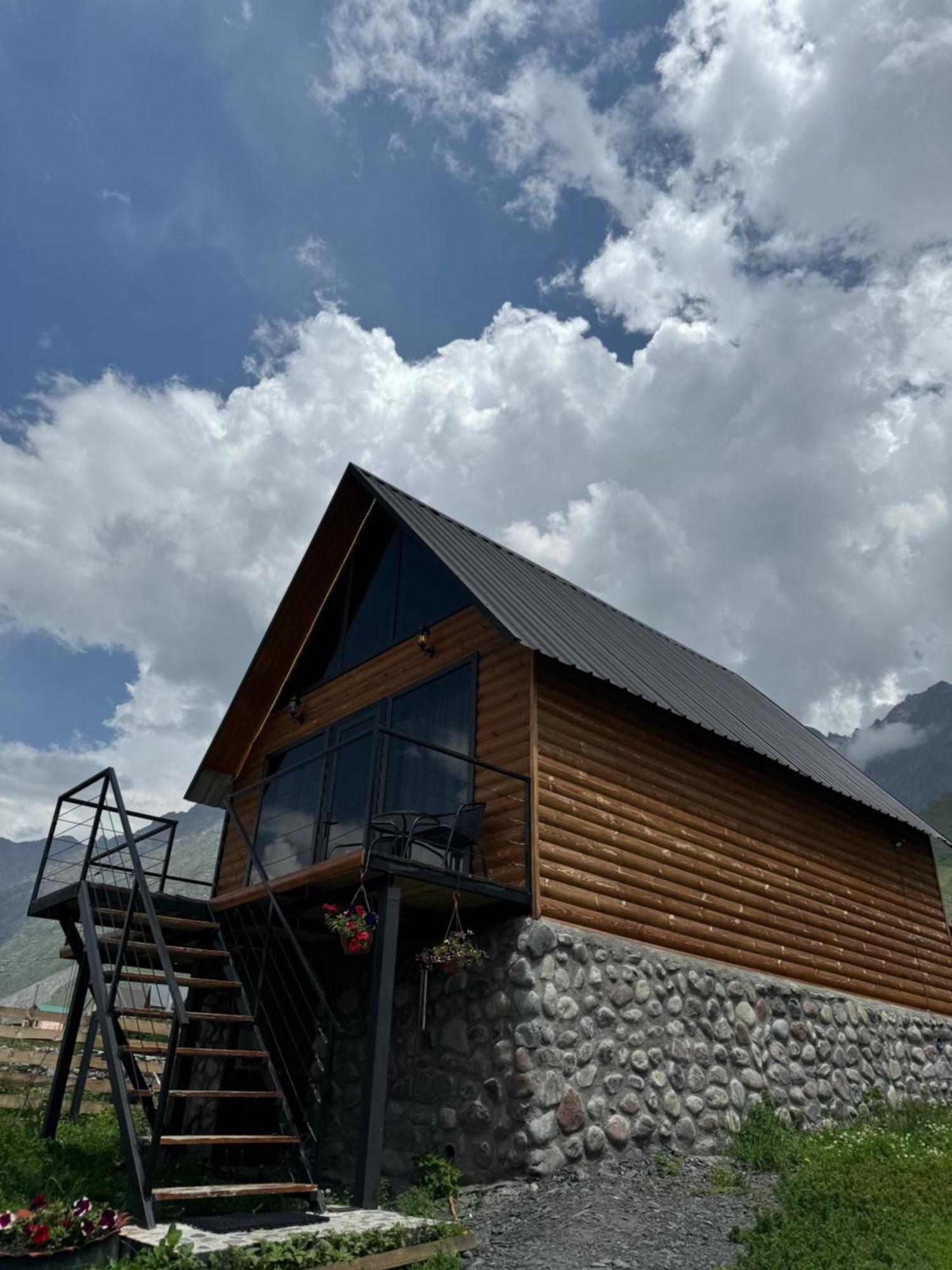 Traveler'S Cottages In Kazbegi Dış mekan fotoğraf